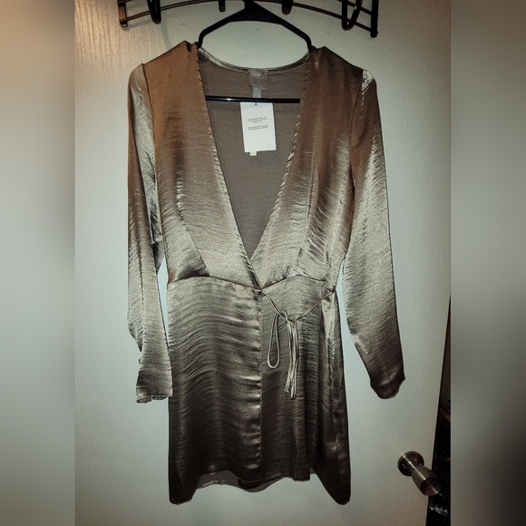 Silver satin mini wrap dress - Picture 3 of 4